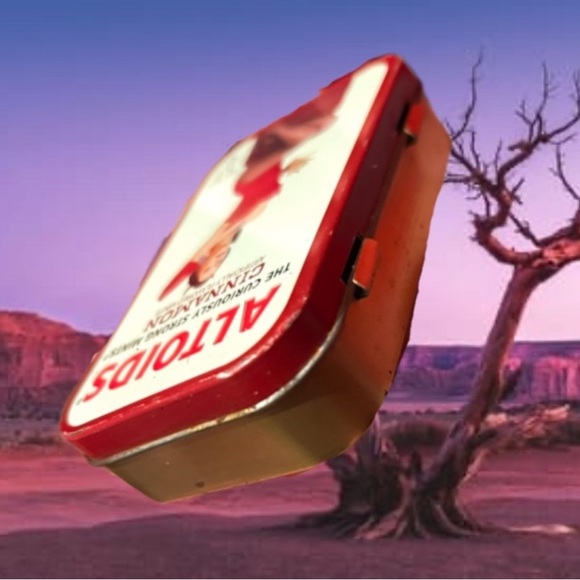 1999 Vintage Devil PinUp Altoids Tin Box In Excellent Condition. - Picture 5 of 8